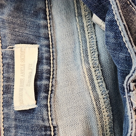 Guess Jeans - Picture 6 of 7